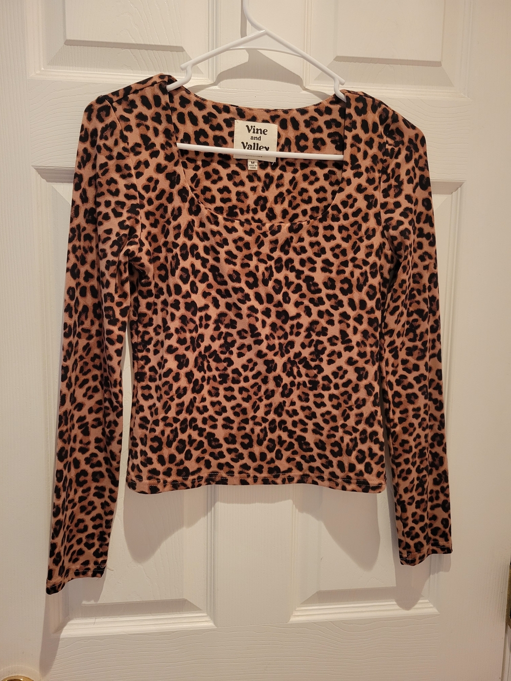 Vine and Valley Leopard Print Velvet Soft Long Sleeve Top Square Neck M - Picture 2 of 7